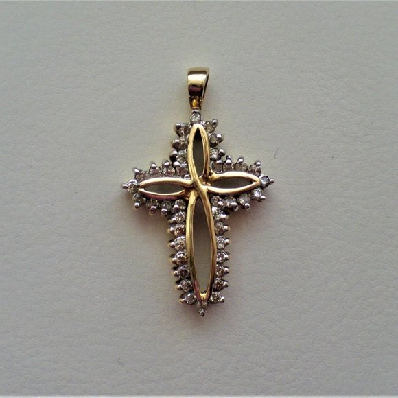 Vintage Solid 10K Yellow Gold 0.40CT Diamond Cluster Cross Pendant Charm